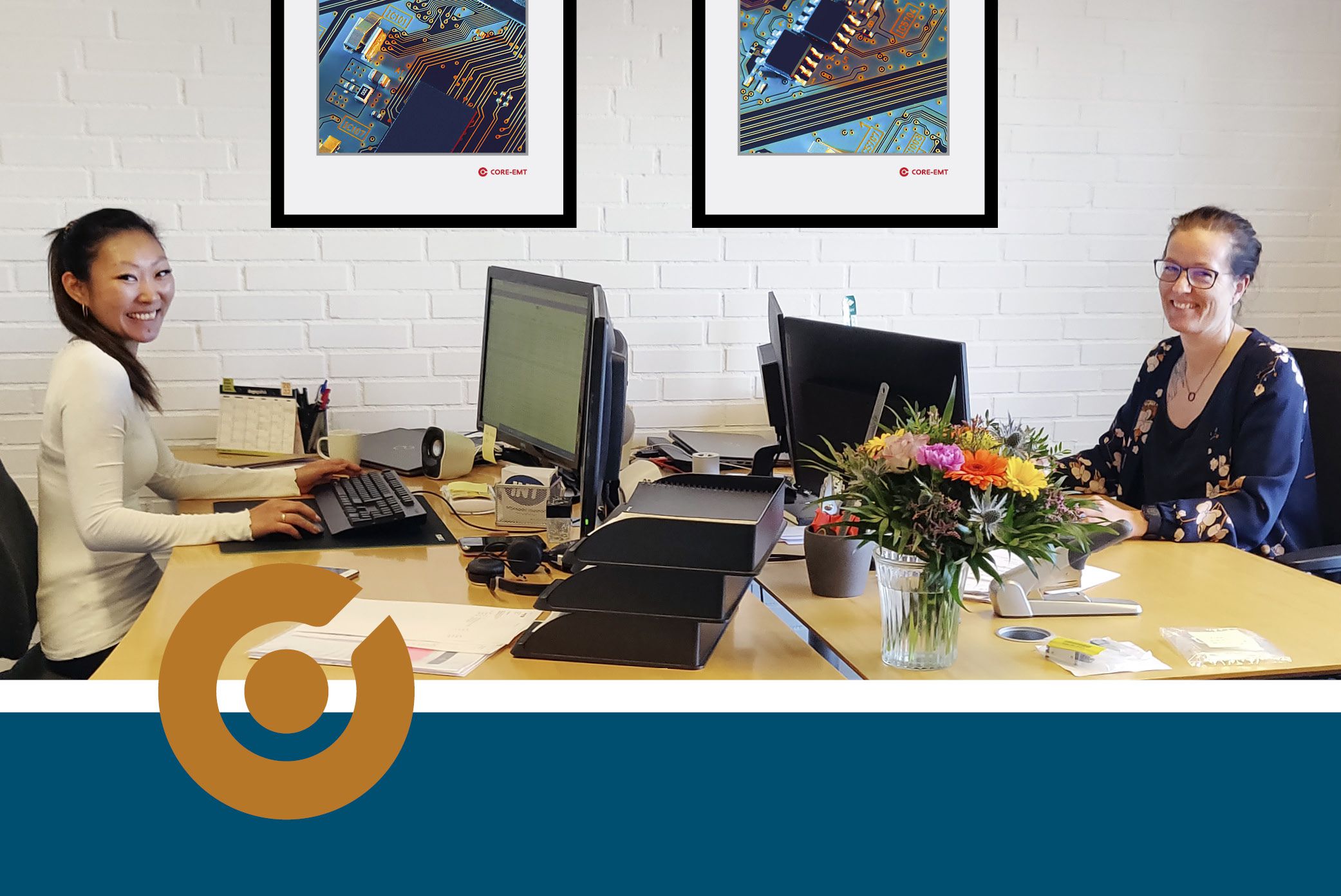 Ditte and Gitte in the office in the CORE-emt administrative department