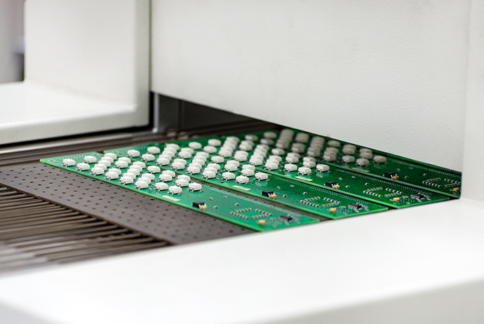 PCB entry into BTU Pyramax 150a z12 inline reflow oven